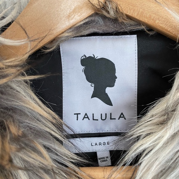 Aritzia Talula faux fur vest - Picture 2 of 3